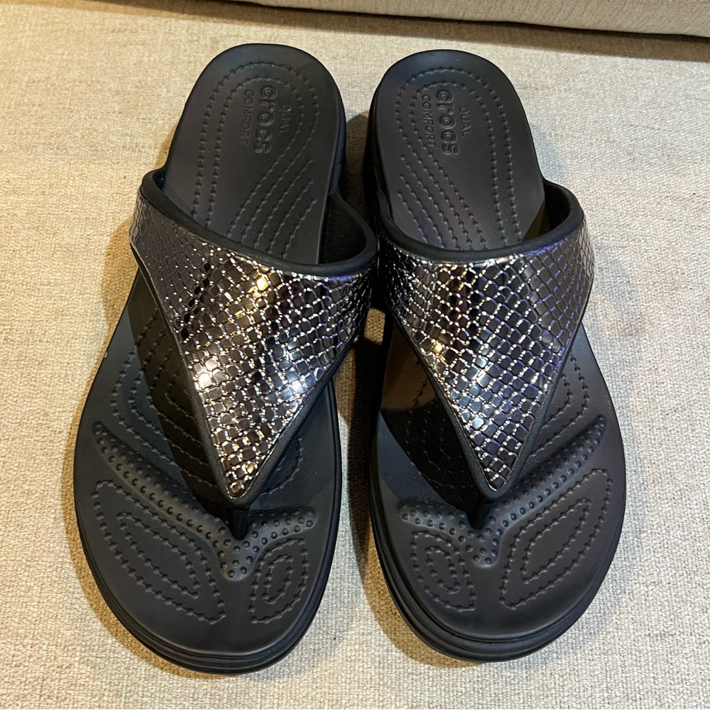 Crocs Dual Comfort Silver Metallic Flip Flops Size 10
